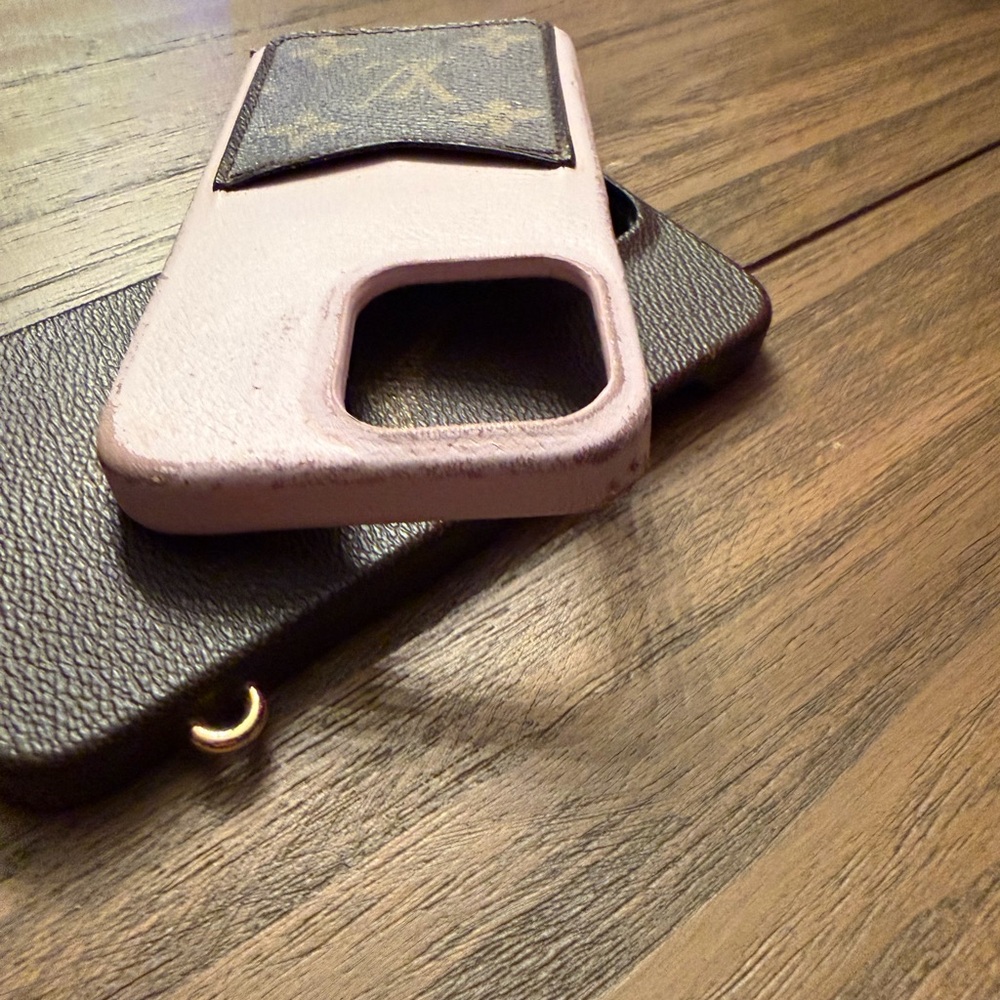 LOUIS VUITTON 2pc iPhone 13 Pro Case Bumper Monogram Leather For Crossbody Pink - Picture 3 of 6